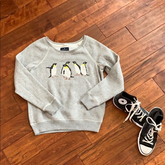 American Eagle Outfitters Tops - 🌸 2/30 American Eagle Penguin Sweatshirt 🌸